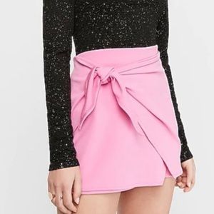 High waisted tie front wrap NWOT Skort - Express